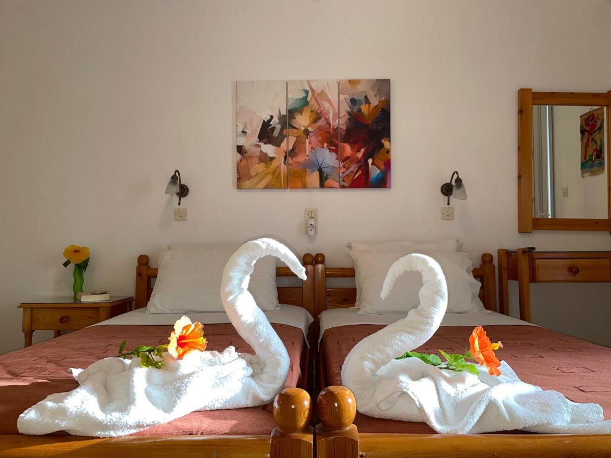 Villa Gelly'S Studios Alikí Екстериор снимка