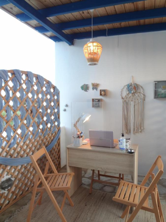 Villa Gelly'S Studios Alikí Екстериор снимка