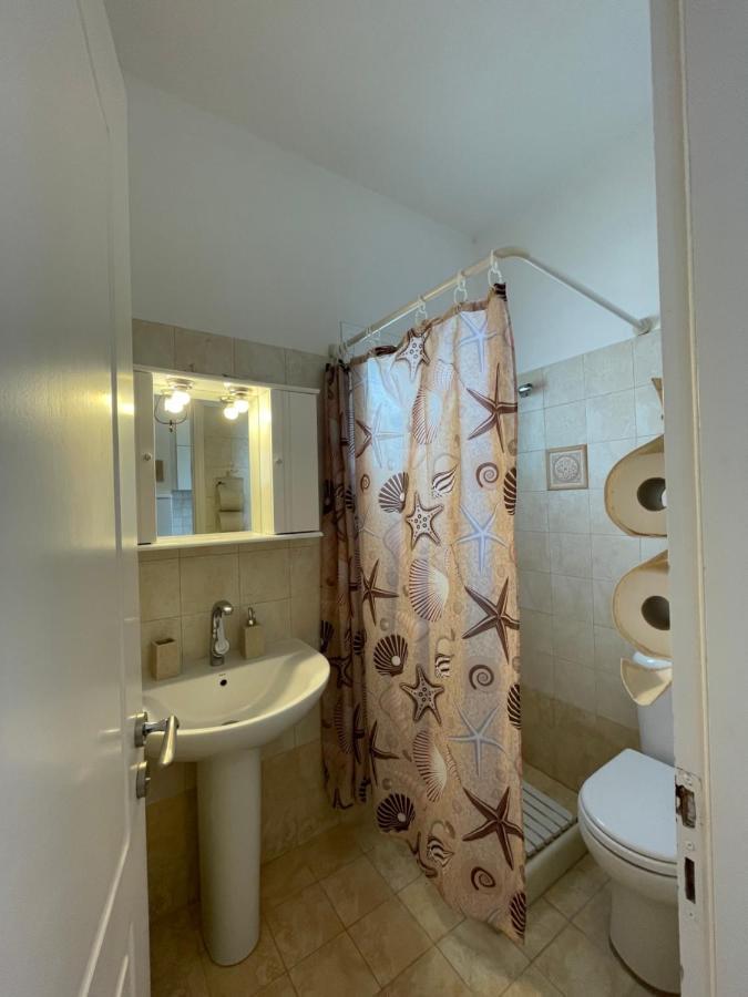 Villa Gelly'S Studios Alikí Екстериор снимка