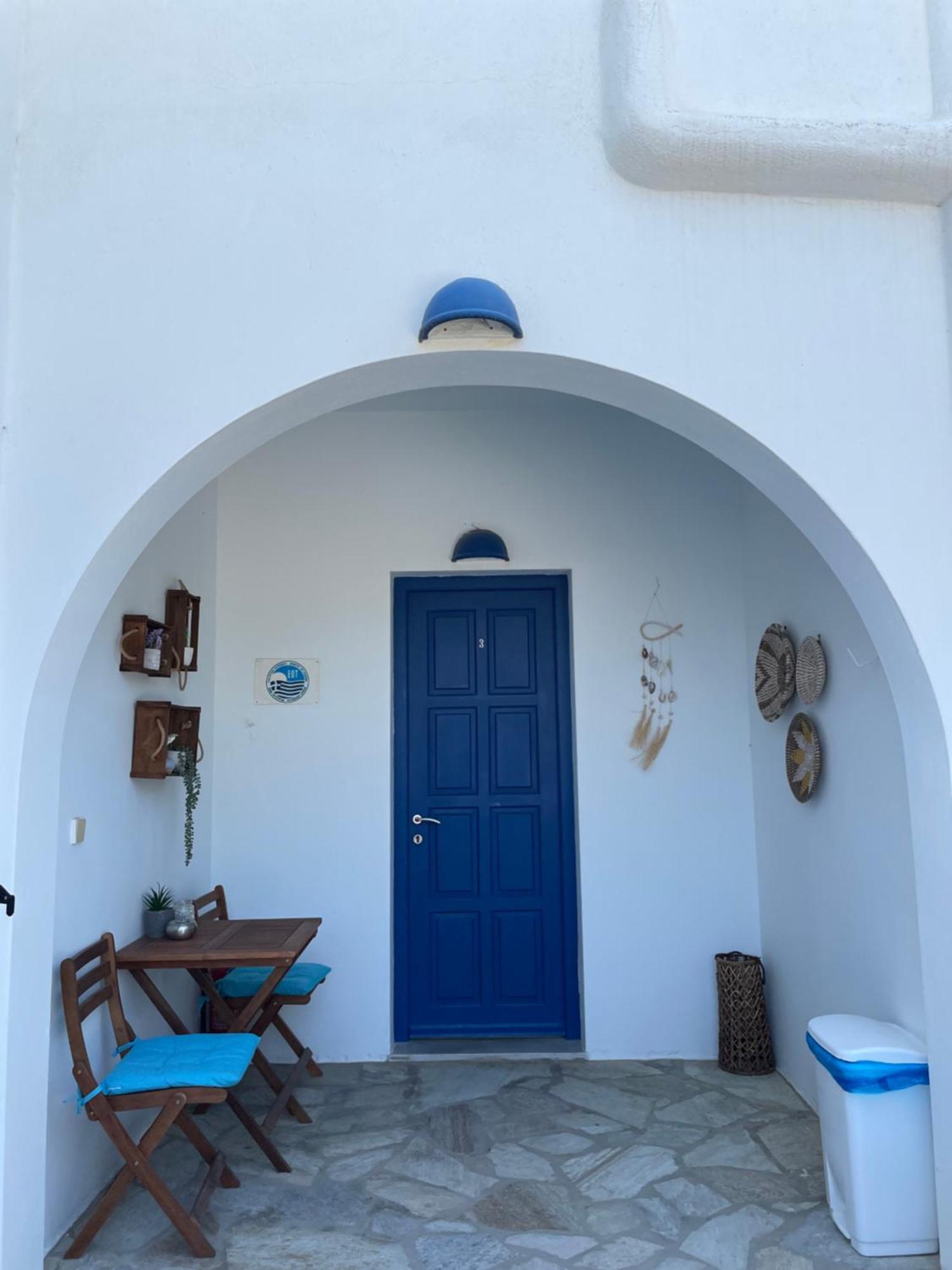 Villa Gelly'S Studios Alikí Екстериор снимка