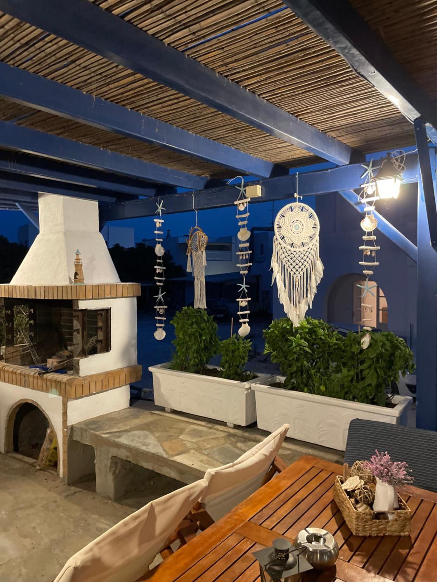Villa Gelly'S Studios Alikí Екстериор снимка